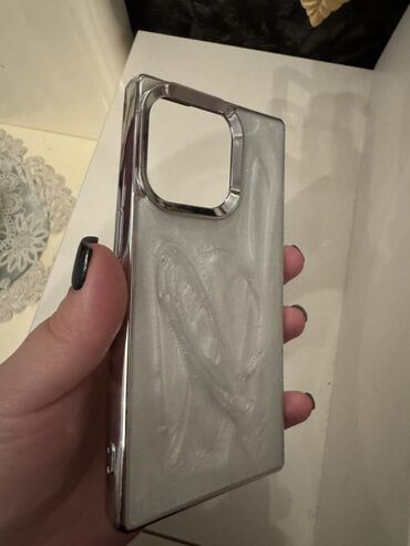 Kabrolar: 4 ü birlikdə 15 manat yeni kabrolardı. İp 15 pro — 9