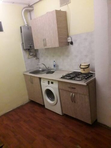 Uzunmüddətli kirayə mənzillər: Binəqədi rayonu,9 cu mikrorayonda,pajarninin yanında,2 otaqlı, orta — 8