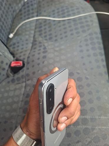 samsung telofon: Samsung Galaxy A17, 256 GB, rəng - Gümüşü, Simsiz şarj — 4