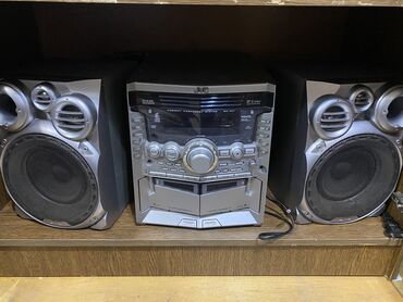 maqintafon kaset: Super səsi var AUXla istədiyin mahnini birbaşa qoşmaq olur Kabel