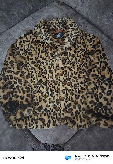 Leopar naxışlı kürk palto - Model: qısa kəsimli, klassik yaxalı -