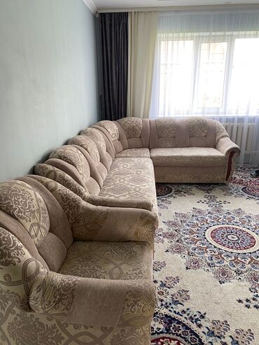 диван продается: Угловой диван, цвет - Бежевый, Б/у
