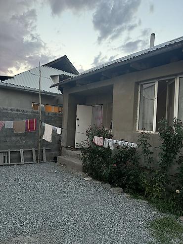 Продажа коттеджей и домов: Собственник!!! Продаю дом в ж/м Ак-Ордо2 по улице Сары-Жаз, Вверх от — 8