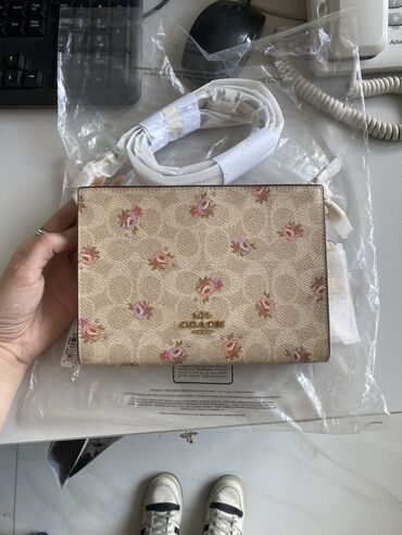 Женская одежда: Сумка на плечо, Coach