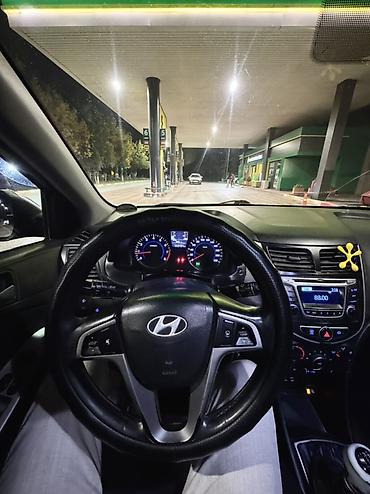 kia sonet: Hyundai Solaris: 2014 г., 1.6 л, Механика, Бензин, Седан — 7