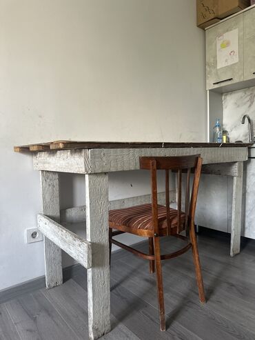 столы письменные: Кухонный стол, Б/у, Нераскладной, Дерево