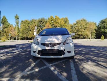 Honda: Honda Fit: 2010 г., 1.5 л, Вариатор, Бензин