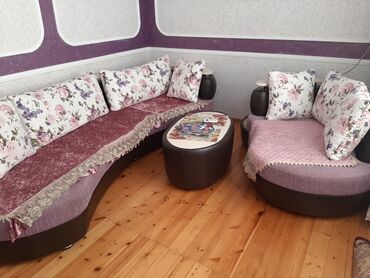 Təzə divan kreslodu 2ildi alınıb 1900manata evi satdıgımız üçün mebel