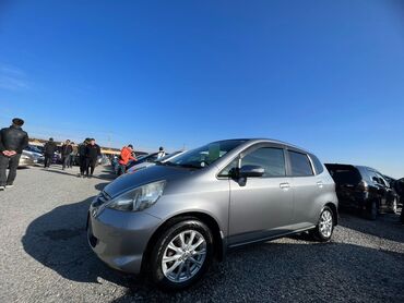 машина ист: Honda Fit: 2006 г., 1.3 л, Автомат, Бензин, Хэтчбэк