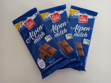 Prehrambeni proizvodi: Mlecna cokolada
100 gr
Komad 70 din