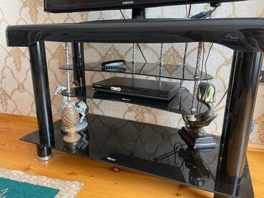 tv stand: İşlənmiş, Düz TV altlığı, Polkalı, Şüşəli