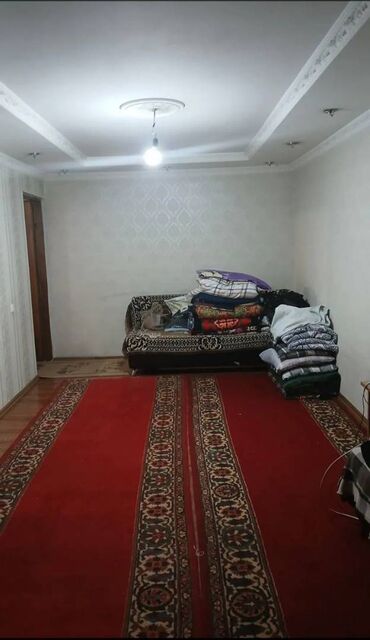 продаю дом в новопокровке нооруз: 1 бөлмө, 35 кв. м, 104-серия, 4 кабат, Косметикалык ремонт