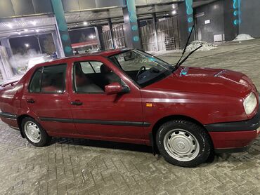 volkswagen vento: Volkswagen Vento: 1992 г., 1.8 л, Механика, Бензин, Седан