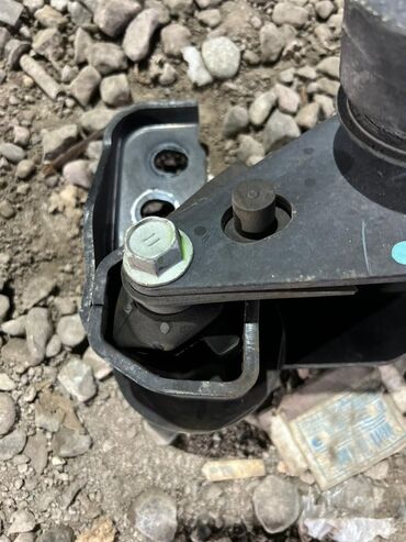 Подушки мотора: Подушка мотора Lexus — 9