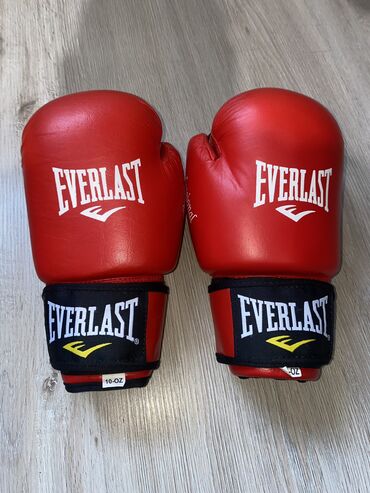 спортивный перчатки: Продаю боксерские перчатки
Размер:10унций
Состояние:новое