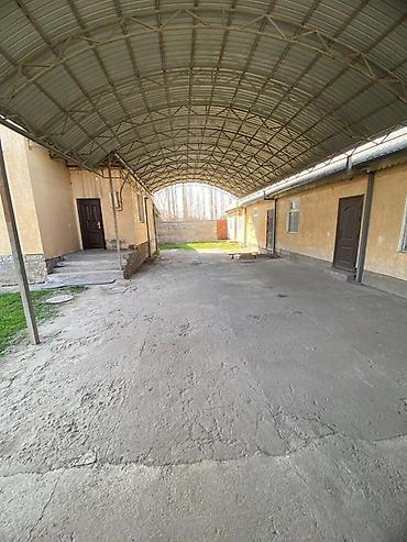 Продажа коттеджей и домов: Продается частный дом с просторным двором и навесом. Основные — 1