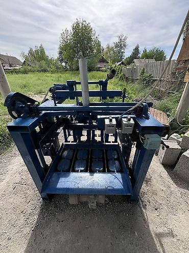 Производство пескоблоков: Продаётся готовый комплект для бизнеса — станок по производству — 1