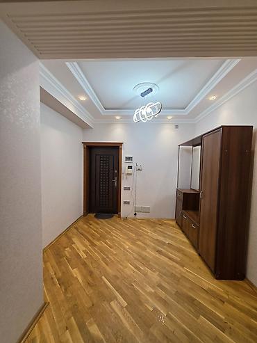 kv ev: Nəsimi metrosu yaxınlığında bolmartın üstündə yeni tikili binada 92 kv — 1
