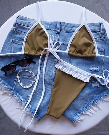 dd step sandale: Dvodijelni bikini set – maslinasto zeleni sa belim detaljima - Gornji — 2