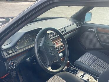 Mercedes-Benz: Mercedes-Benz W124: 1993 г., 2.2 л, Бензин, Седан — 9