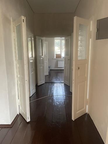 Продажа коттеджей и домов: Дом с участком. Г Бишкек Ул. Мусоргского 14а. Район — 6