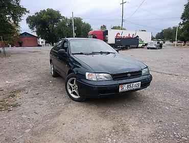 Toyota Carina E: 1992 г., 1.8 л, Механика, Бензин, Лифтбек