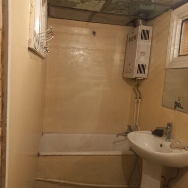 Uzunmüddətli kirayə mənzillər: 3 otaqlı mənzil – kirayə/icarə üçün.yeni guneshli V massivi 23.33 — 7