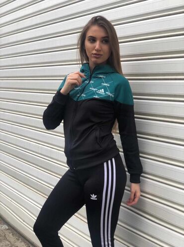 Gornji i donji deo: Novi model sportskih kostima dostupan u veličinama M, L, XL i 2XL — 12