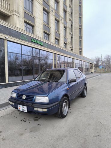 volkswagen vento машина: Volkswagen Vento: 1992 г., 1.8 л, Механика, Газ, Седан