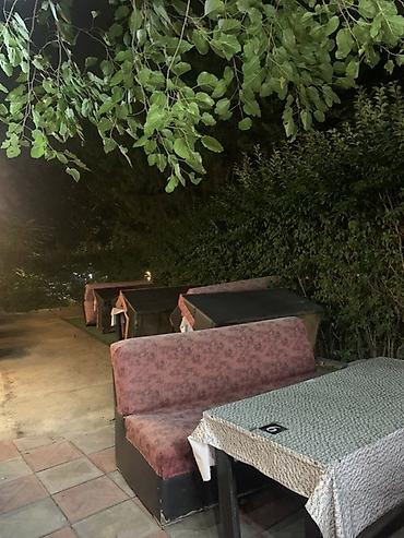 Sifarişlə restoran mebeli: Skameykalar ilə, Dördbucaq masa, 4 nəfər — 5
