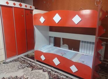 купить панцирную кровать бу: Уктоочу бөлмө гарнитуру, Колдонулган, Эки ярустуу керебет, Шкаф, Кыргызстан, түсү - Кызыл