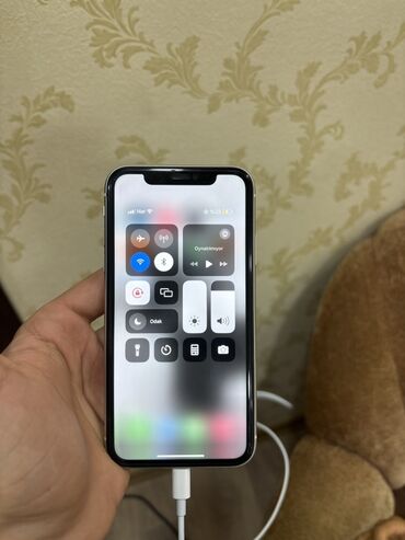 Apple iPhone: IPhone X, Gümüşü, Face ID — 5