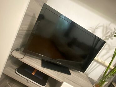 Телевизоры: Продаю телевизор Panasonic,диоганаль 85 см, состояние