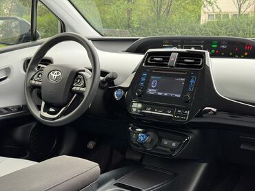 Toyota: Toyota Prius: 2019 г., 1.8 л, Вариатор, Гибрид, Седан — 9