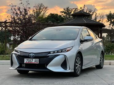 куплю крузак 100: Toyota Prius: 2018 г., 1.8 л, Автомат, Гибрид, Хэтчбэк