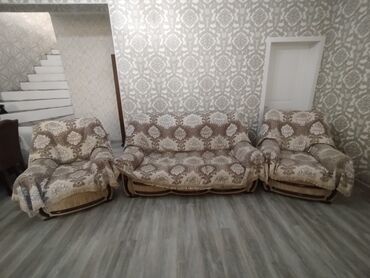 divan kirslo: Divan, İşlənmiş, Açılan, Bazasız, Parça, Çatdırılma yoxdur