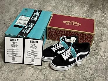 Мужские кроссовки, 44, Vans, Новый, цвет - Черный, Самовывоз