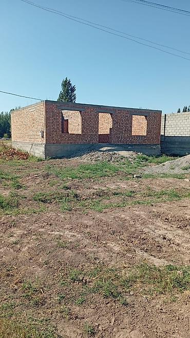 кыватира бишкек: Продаётся кирпичный одноэтажный дом в стадии коробки. - Материал — 1