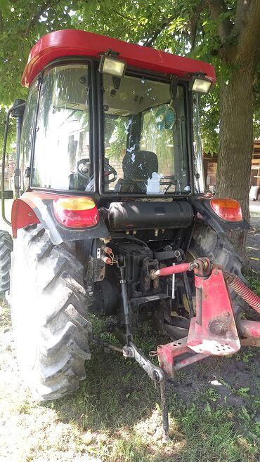 Traktorlar: YTO MF404 traktor - Marka/model: YTO MF404 - Rəng: qırmızı - Kabinli — 4