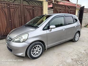 Транспорт: Honda Fit: 2003 г., 1.3 л, Автомат, Бензин, Хэтчбэк — 2