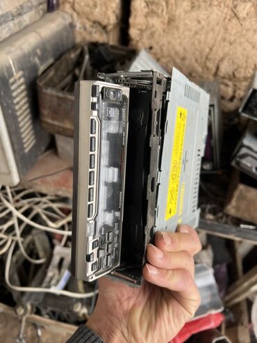 Магнитолы: Автомагнитола Sony, формат 1DIN. Основные особенности: - Поддержка — 17