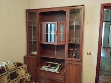 Açılan, 6 qapı Düz dolab, Stenka
