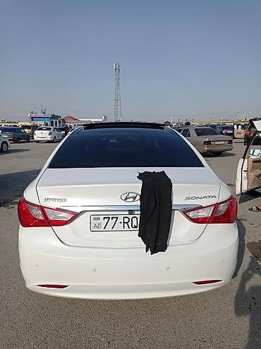 mersedes c 230: Hyundai Sonata (ağ rəng), sedan gövdə. - Güclü benzin mühərriki, ön — 9