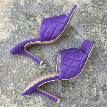 фиолетовые джорданы оригинал: Обувь как на выход, так и на повседневку. Актуальный цвет этого года