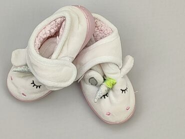 Slippers: Slippers 25, Used