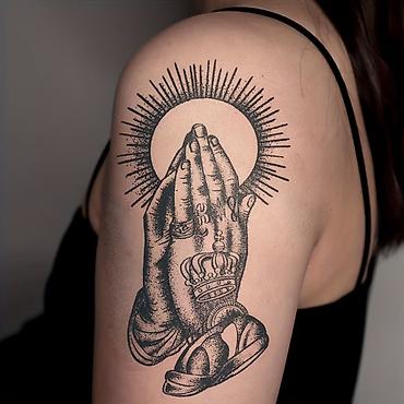 tatu: Müvəqqəti döymə stikeri – “Dua edən əllər” motivi Dizayn: Əllərin dua — 2