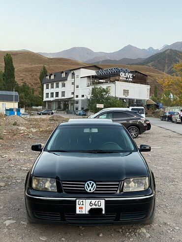 Volkswagen: Volkswagen Jetta: 2004 г., 2 л, Механика, Бензин, Седан