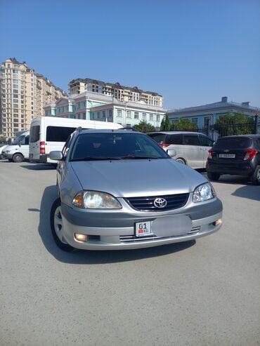 авто гаражное хранение: Toyota Avensis: 2002 г., 2 л, Автомат, Бензин, Универсал