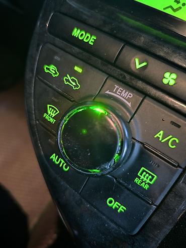 mazda premacy: Климат на Тойота Виш рестайлинг черный 3000с — 2