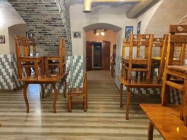 Digər kommersiya daşınmaz əmlakı: Obyekt 100 m2-dir. Yeni təmir olunub. Əşyalı olaraq verilir. İçində — 1